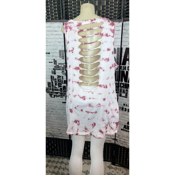 Lovesick Plus 4 Vanilla Tie-Dye Bone Voyage Skull Graphic Slashed Back Tank Top - Picture 3 of 5